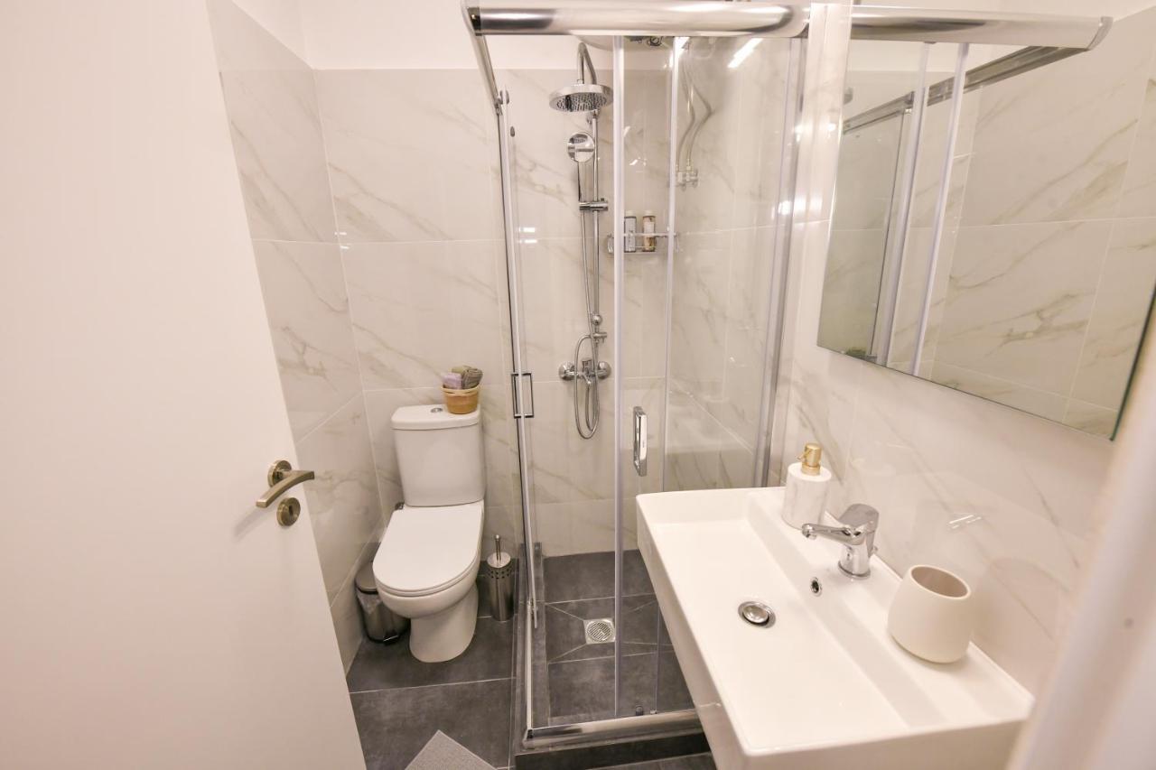 Modern, Comfortable Apartment, In The Heart Of The City_2 Larissa Luaran gambar
