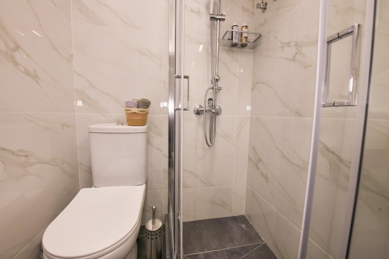 Modern, Comfortable Apartment, In The Heart Of The City_2 Larissa Luaran gambar